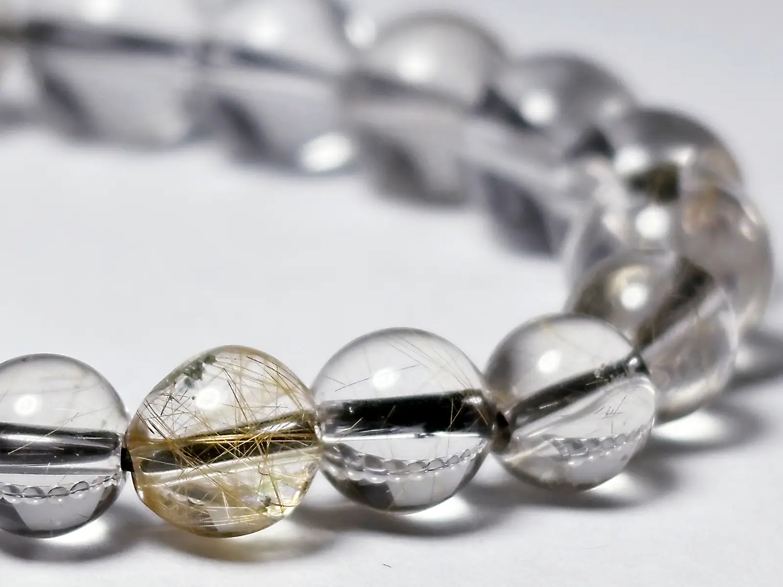 マニハール産ヒマラヤルチルクォーツ ブレスレット/ Himalayan Rutile Quartz