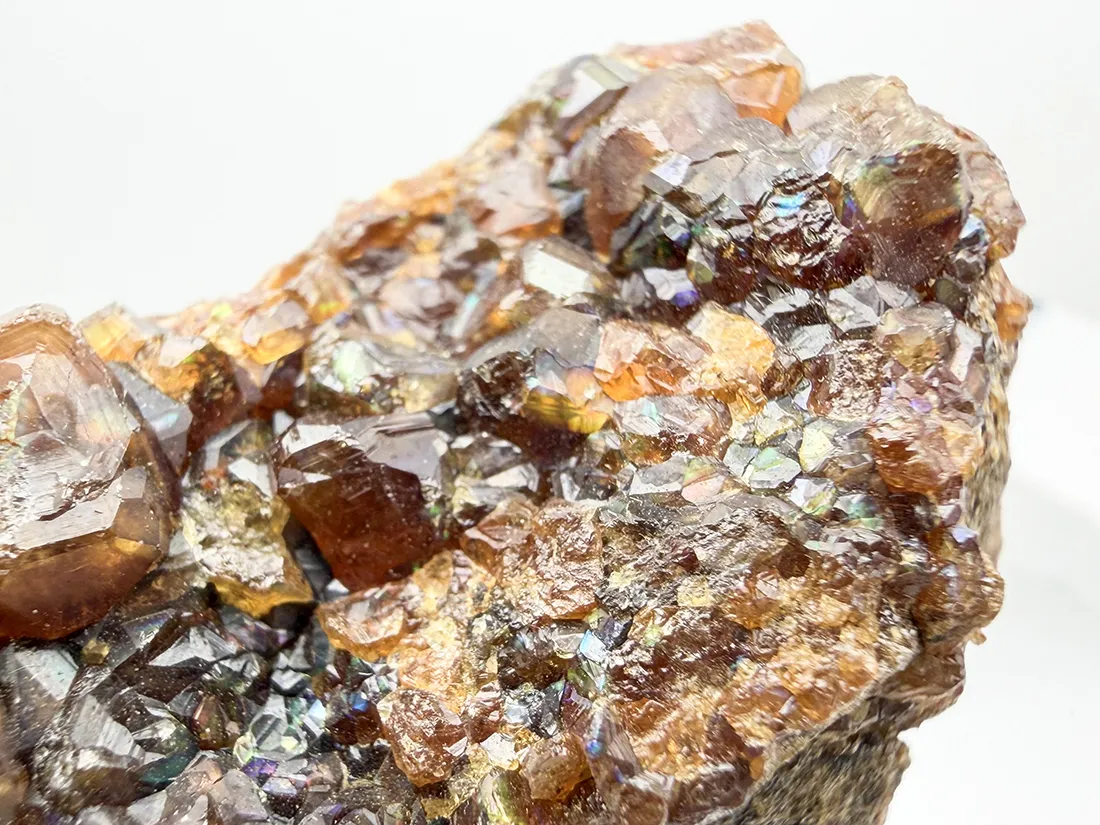 奈良県天川村産 レインボーガーネット / Rainbow Garnet ( Andradite )
