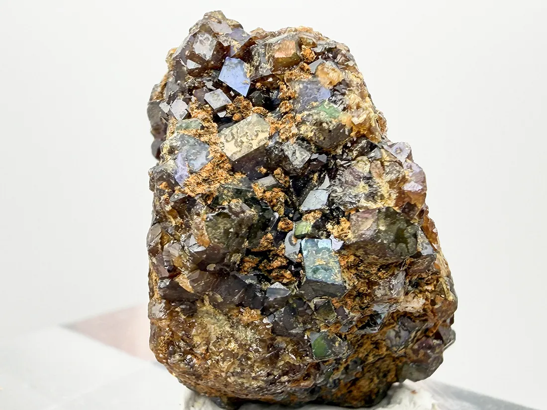 奈良県天川村産 レインボーガーネット / Rainbow Garnet ( Andradite )