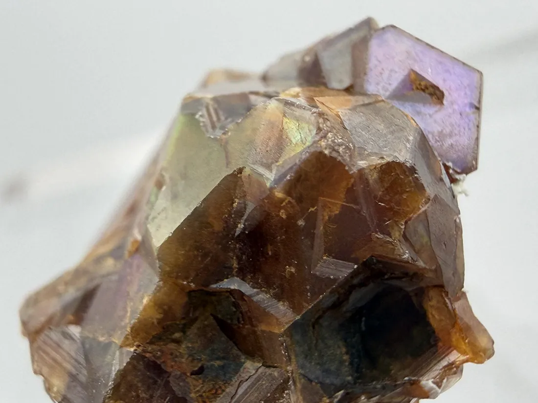 奈良県天川村産 レインボーガーネット / Rainbow Garnet ( Andradite )