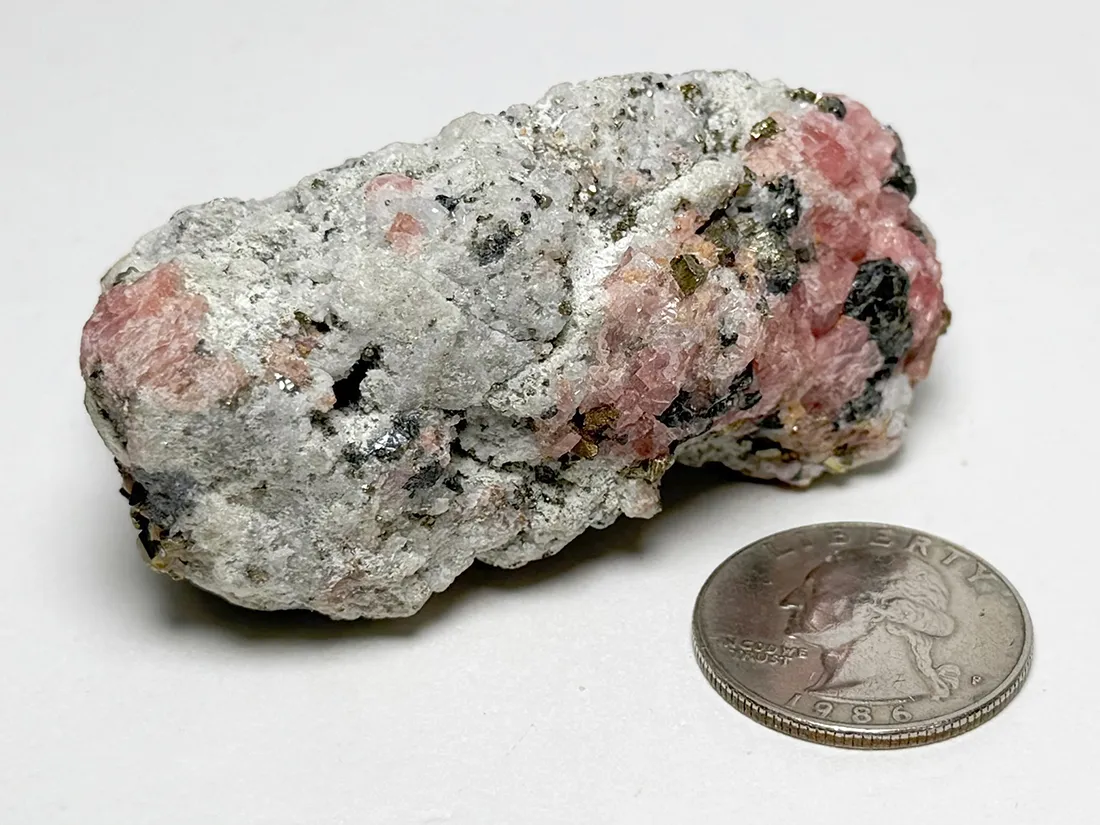 広西チワン族自治区産 ロードクロサイト with スファレライト / Rhodochrosite with Sphalerite