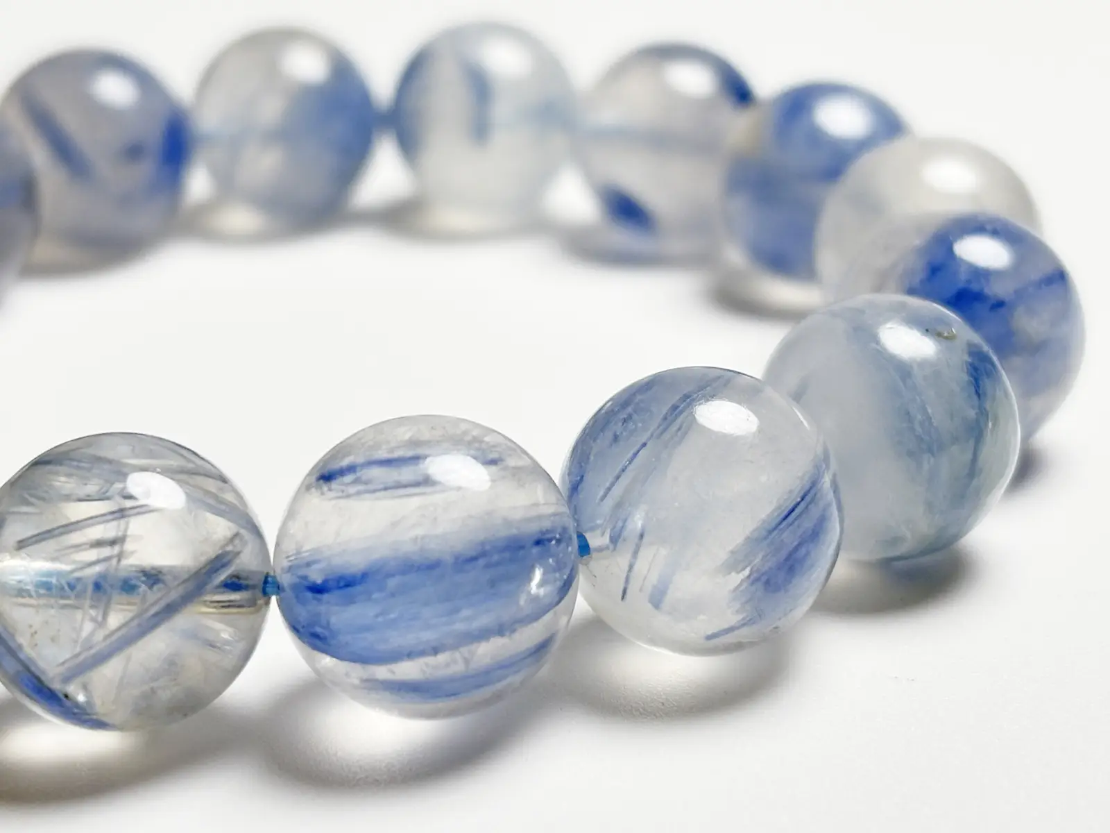 カイヤナイトinクォーツ 14mmブレスレット (藍晶石入り水晶)/ Kyanite in Quartz