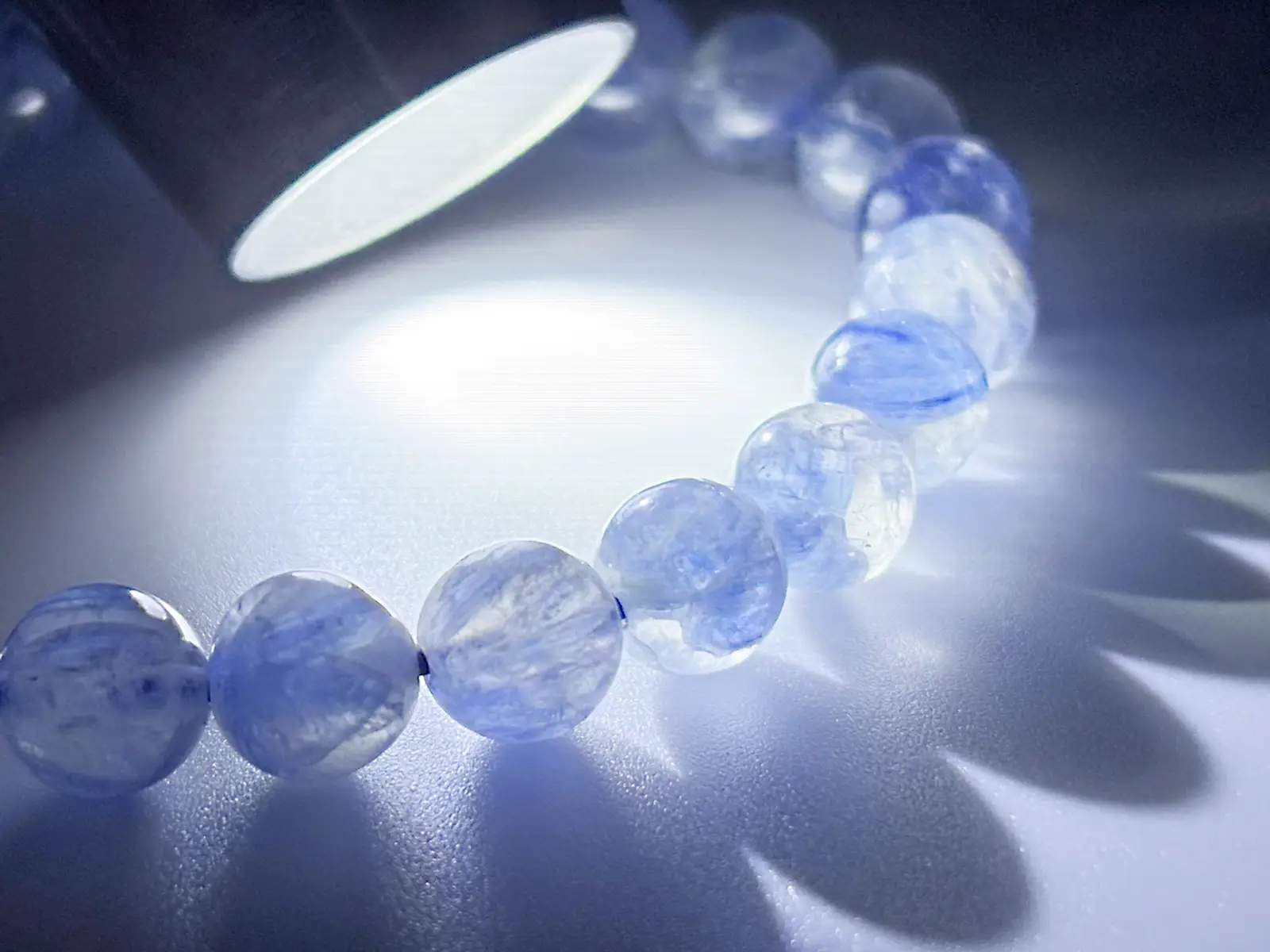 カイヤナイトinクォーツ 7mmブレスレット (藍晶石入り水晶)/ Kyanite in Quartz