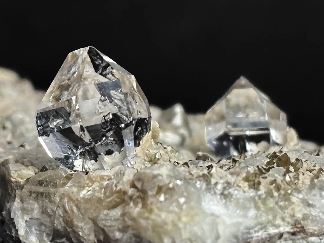 パキスタン産 パーキマーダイヤモンドクォーツ  クラスター / Pakimer Diamond Quartz