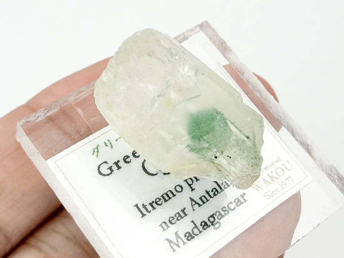 マダガスカル産 グリーンファントムクォーツ / Green Phantom Quartz