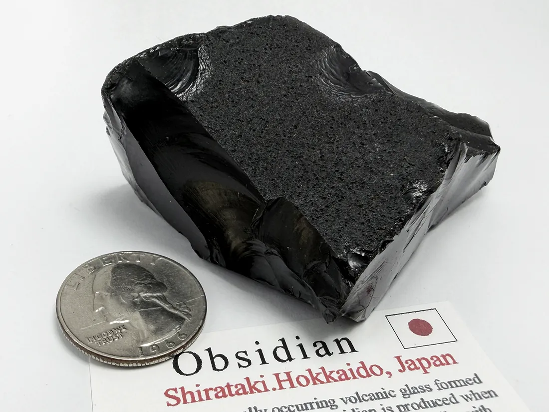 北海道白滝村(旧)産 黒曜石(十勝石) / Obsidian