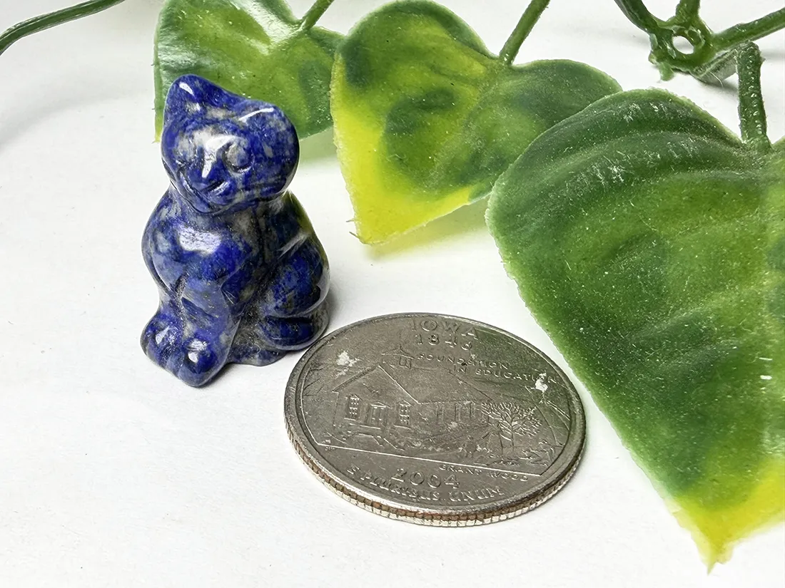 アフガニスタン産 ラピスラズリ ねこ彫刻  / Lapis Lazuli