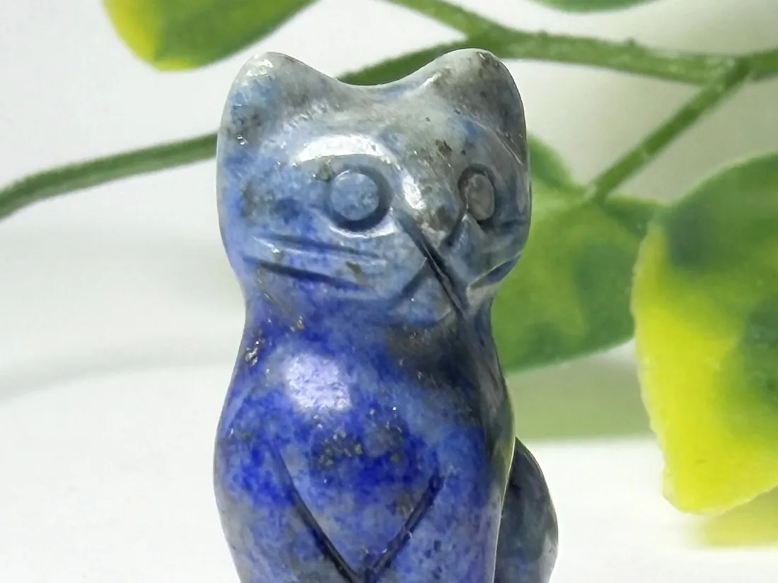 アフガニスタン産 ラピスラズリ ねこ彫刻  / Lapis Lazuli
