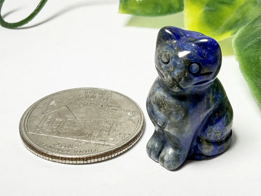 アフガニスタン産 ラピスラズリ ねこ彫刻  / Lapis Lazuli