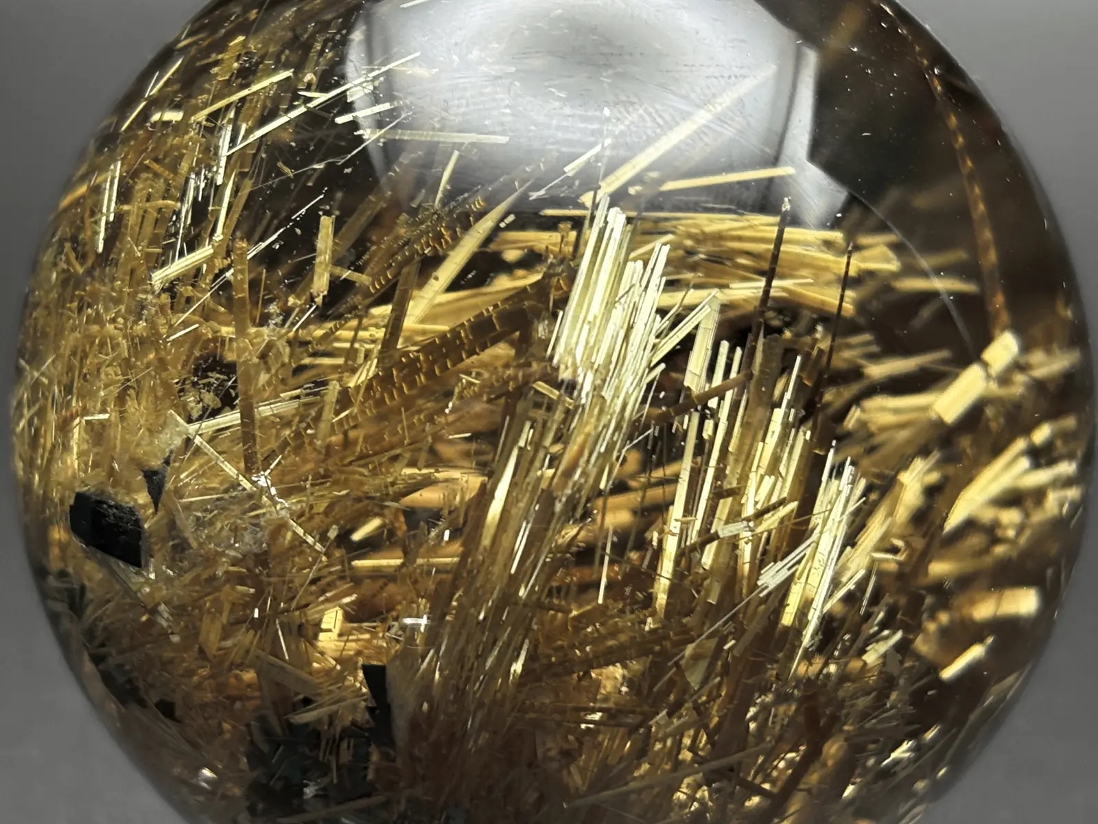 ルチルクォーツ玉 ブラジル・バイーア州産 ルチルクォーツ 63mm 丸玉 / Rutilated Quartz