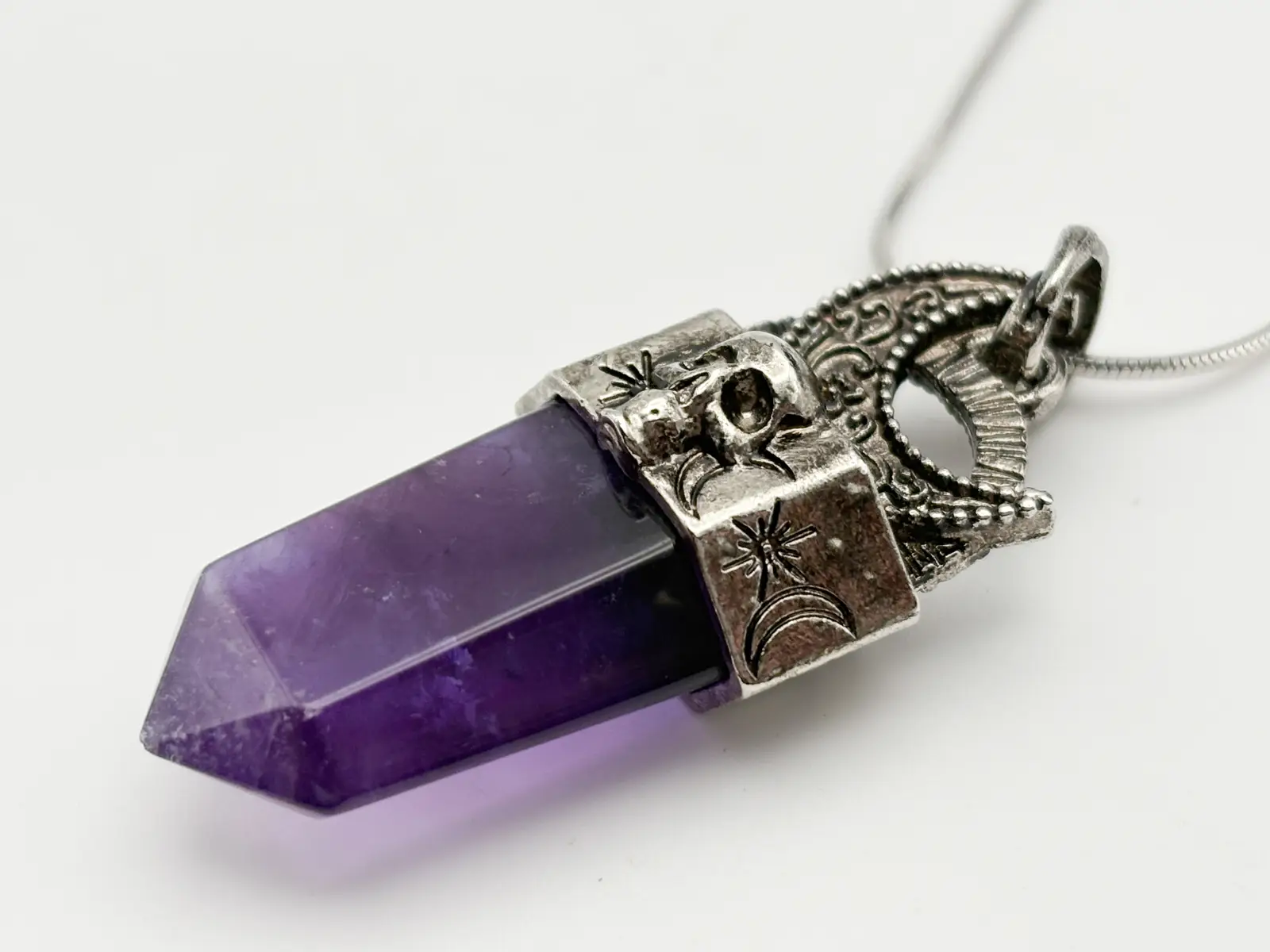 アメジスト 月型チャーム付きネックレス / Amethyst