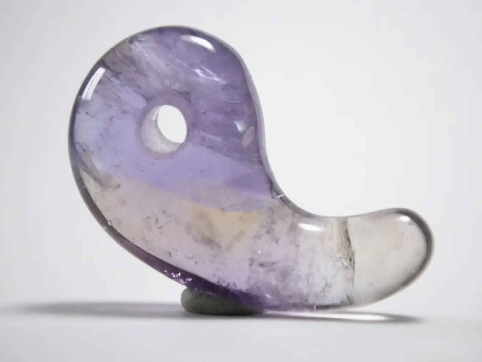 アメトリン 勾玉 / Ametrine