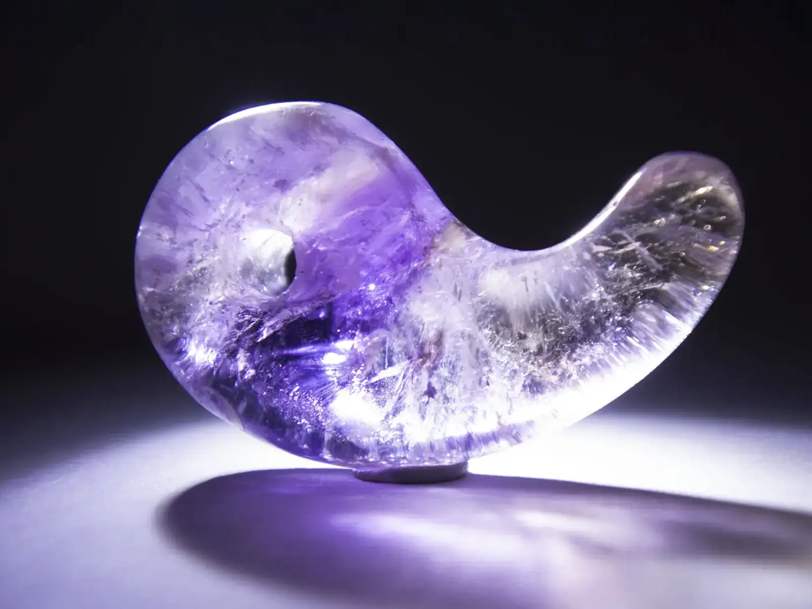アメトリン 勾玉 / Ametrine