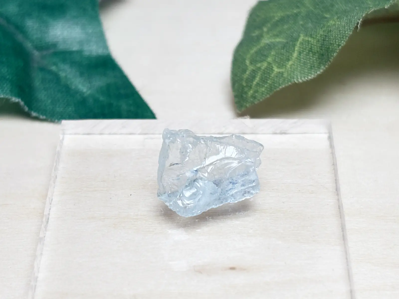ナイジェリア産 アクアマリン / aquamarine ( 緑柱石 )【ミニチュア鉱物】