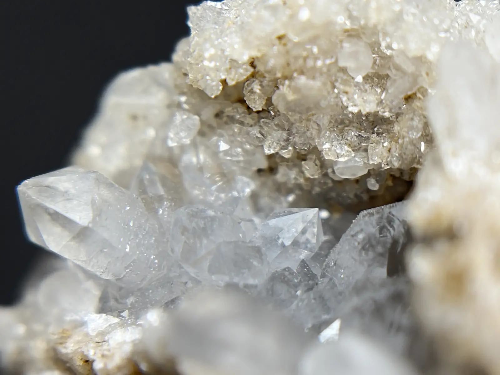 岐阜県吉城郡神岡鉱山産 方解石＆玉髄/ Calcite＆Chalcedony