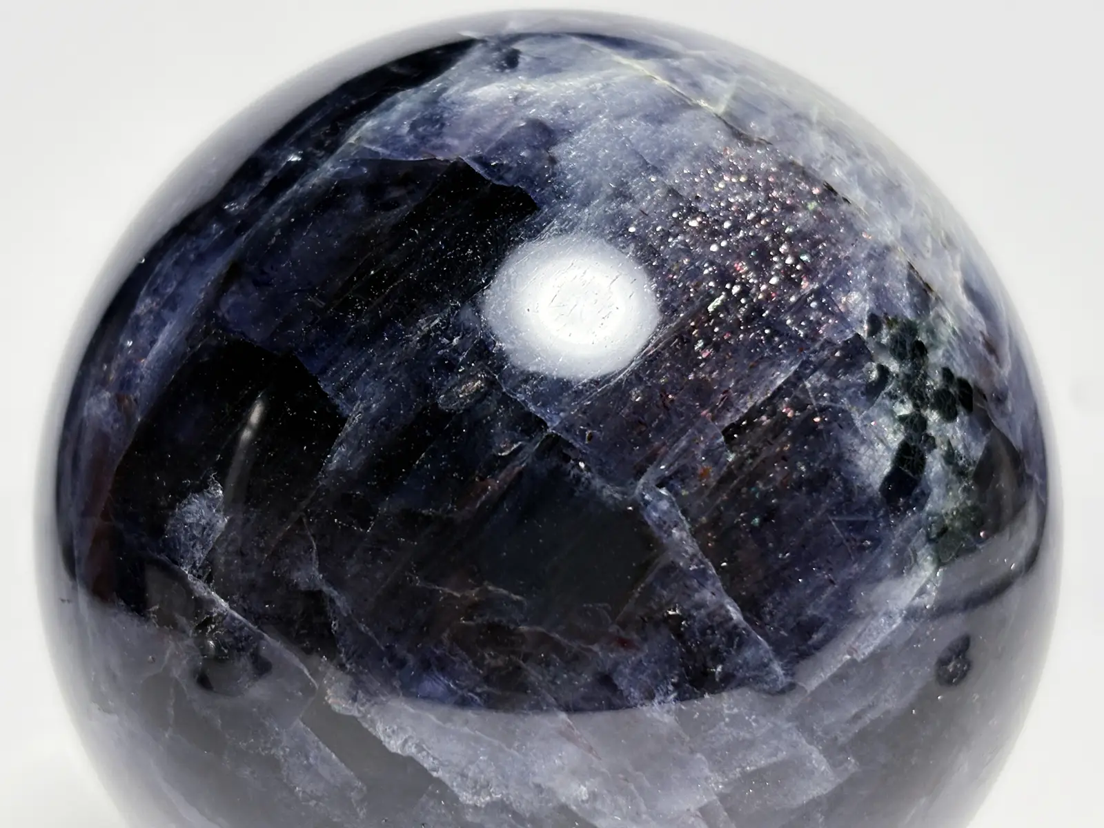 ブラッドショットアイオライト( 菫青石 ) 75mm丸玉 / Iolite Sphere