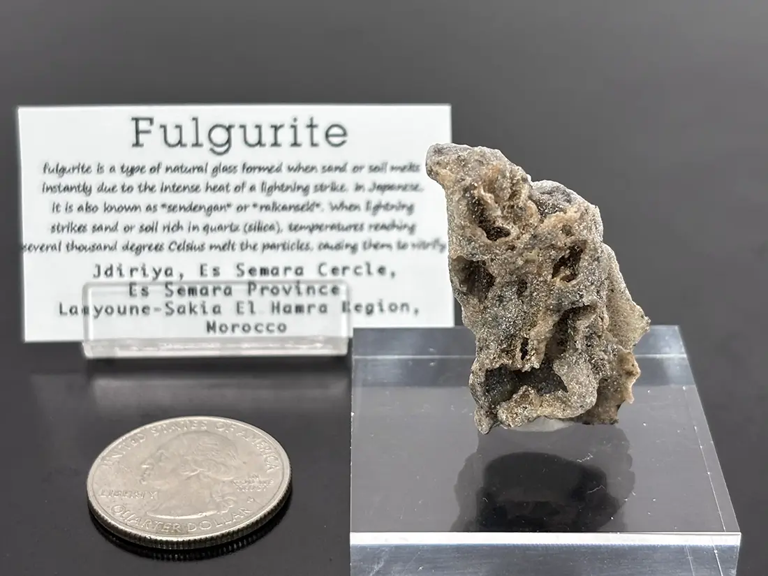 【雷の化石】モロッコ産 フルグライト / Fulgurite