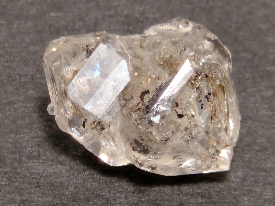 パキスタン産石油入り水晶/Oil & Tar in Quartz