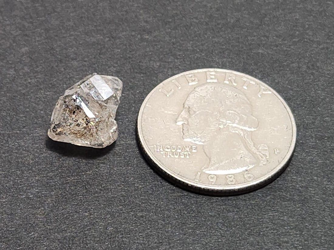パキスタン産石油入り水晶/Oil & Tar in Quartz