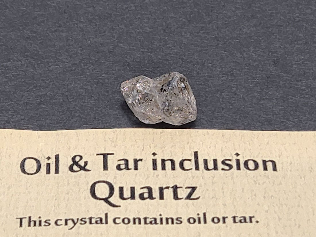 パキスタン産石油入り水晶/Oil & Tar in Quartz