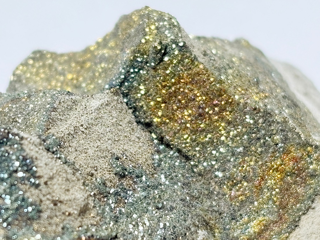 ロシア産レインボーパイライト / Rainbow Pyrite