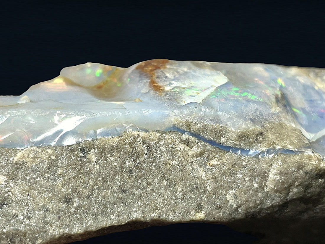 オーストラリア産 ボルダーオパール