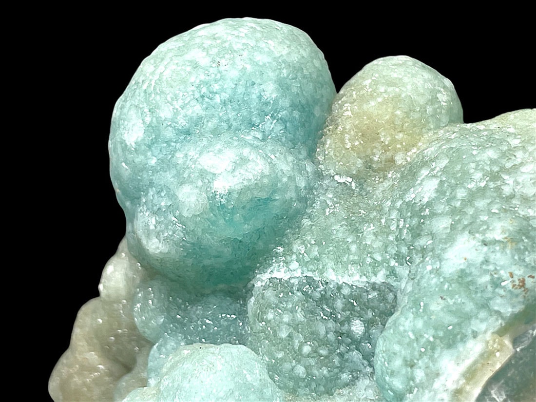 雲南省産ヘミモルファイト/Hemimorphite (異極鉱) (木製台座付き)