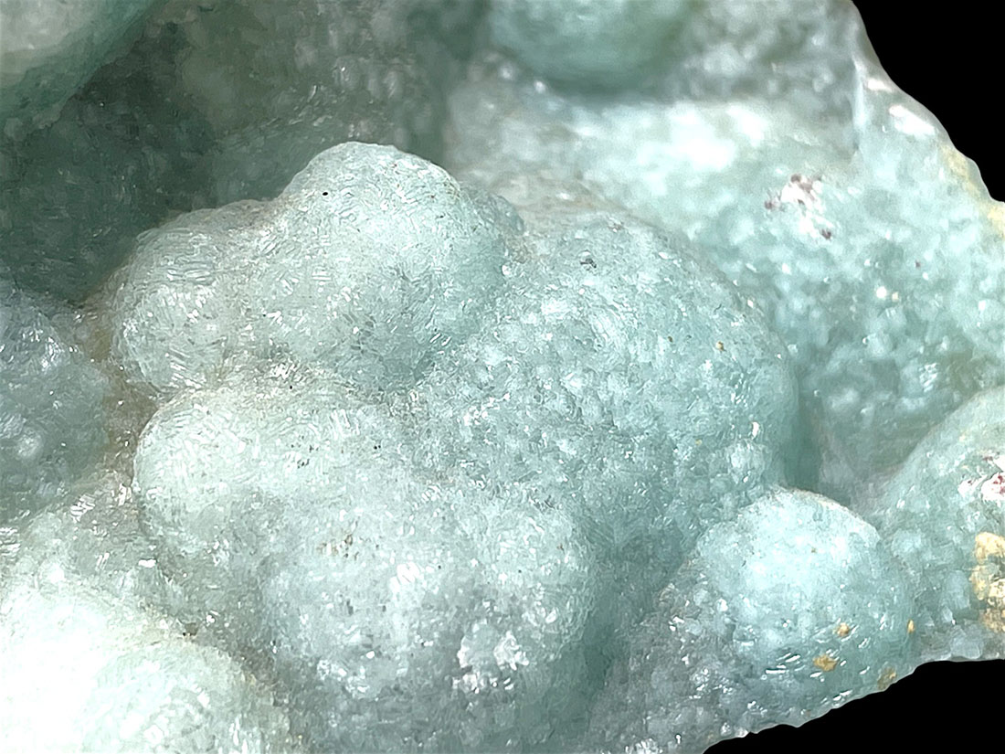 雲南省産ヘミモルファイト/Hemimorphite (異極鉱) (木製台座付き)
