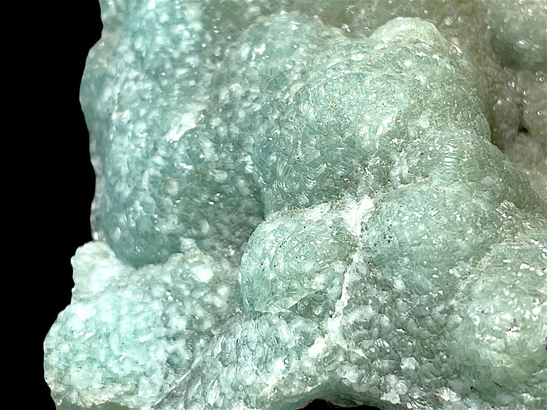 雲南省産ヘミモルファイト/Hemimorphite (異極鉱) (木製台座付き)