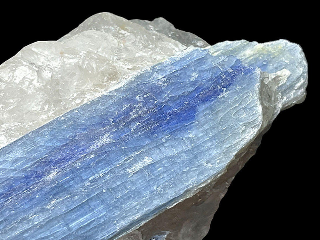 ブラジル産 カイヤナイト