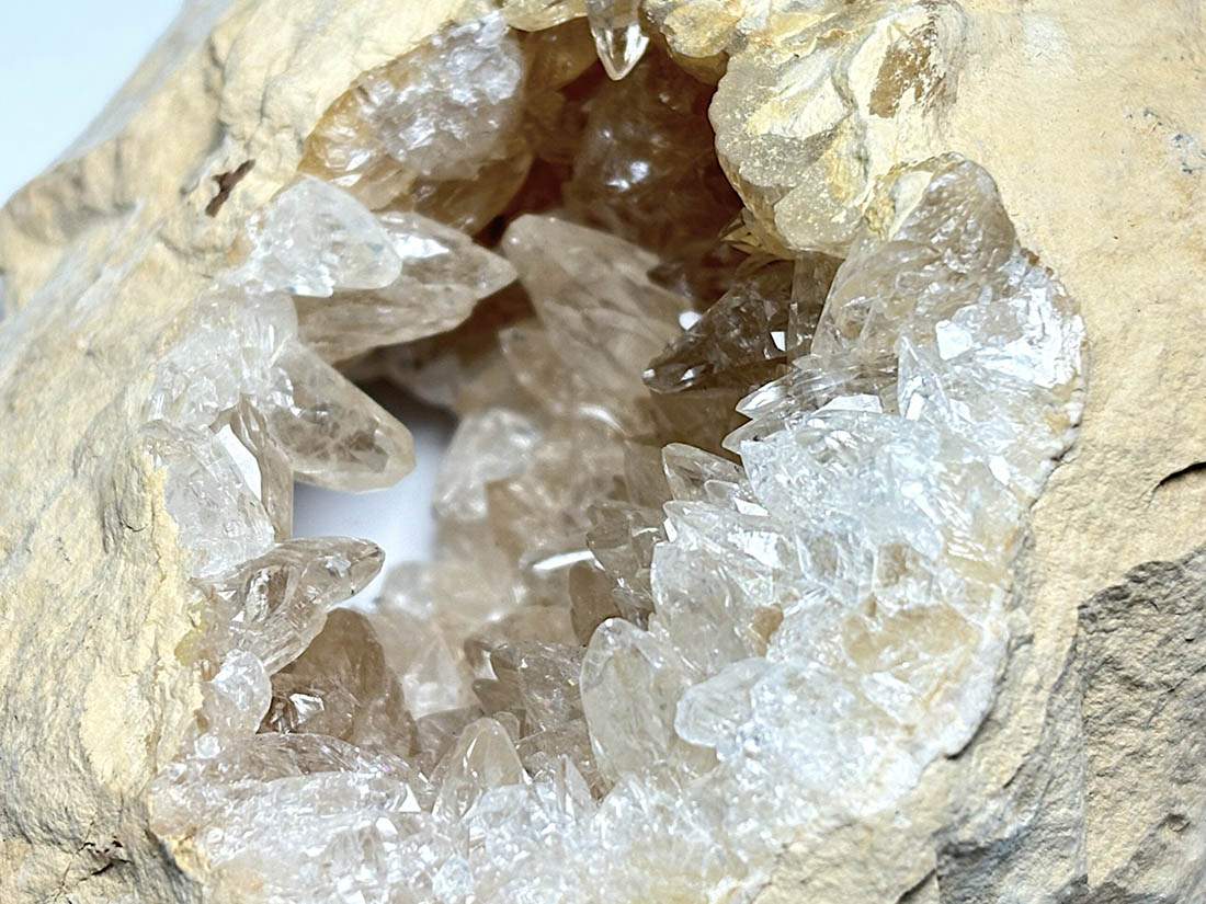 モロッコ産 カルサイト ジオード / Calcite Geode ( 方解石 )