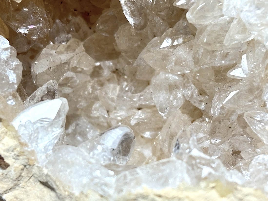 モロッコ産 カルサイト ジオード / Calcite Geode ( 方解石 )