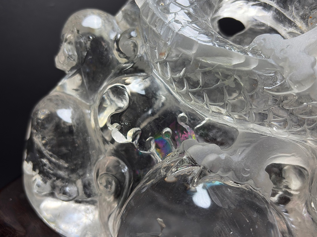 水晶 龍彫刻 (木製台座付き)