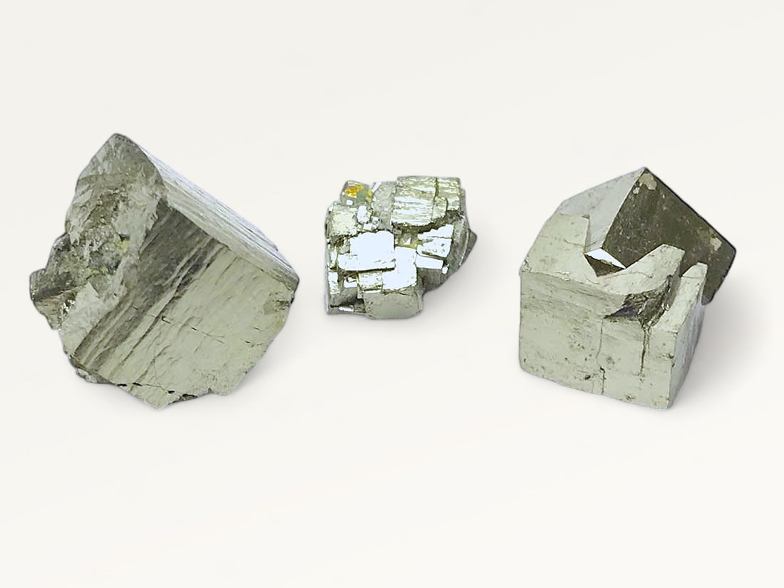 天然鉱石5種セット(パイライト他) 楽天市場】◇商品動画あり◇パイライト 黄鉄鉱 AAAAA ミニ結晶