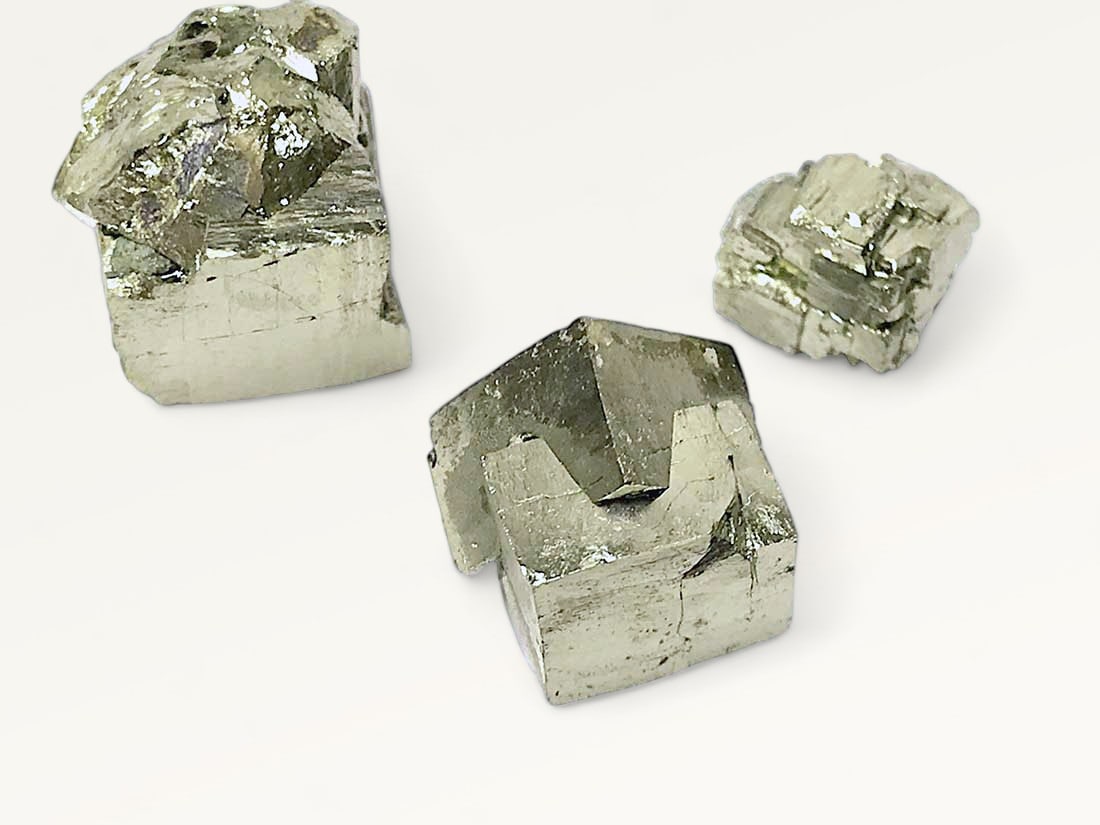 飯豊鉱山産 黄鉄鉱 単結晶セット (パイライト)/Pyrite