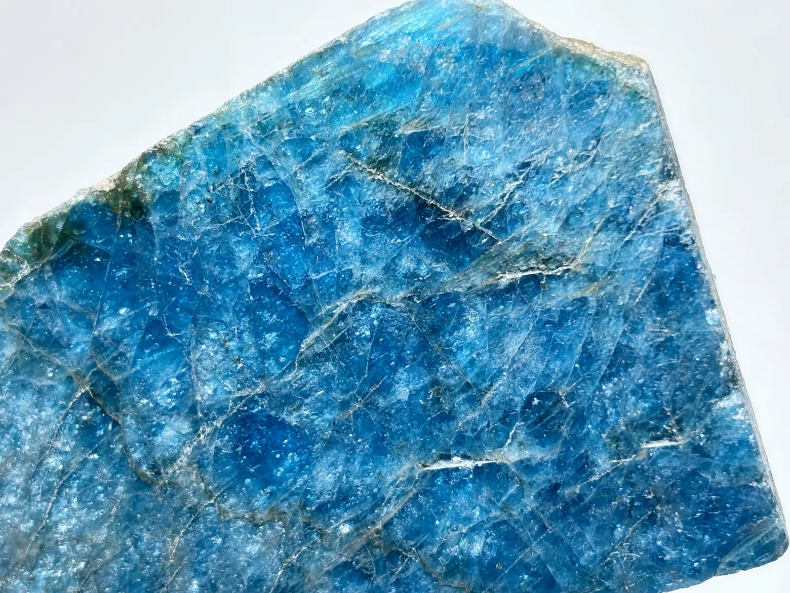 マダガスカル産 ブルーアパタイト (燐灰石) / Blue Apatite