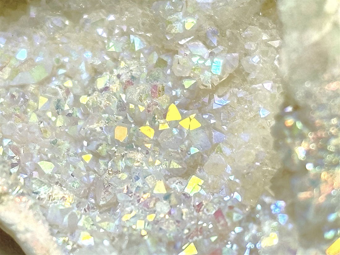 モロッコ産 オーラクォーツ ジオード/ Aura Quartz Geode