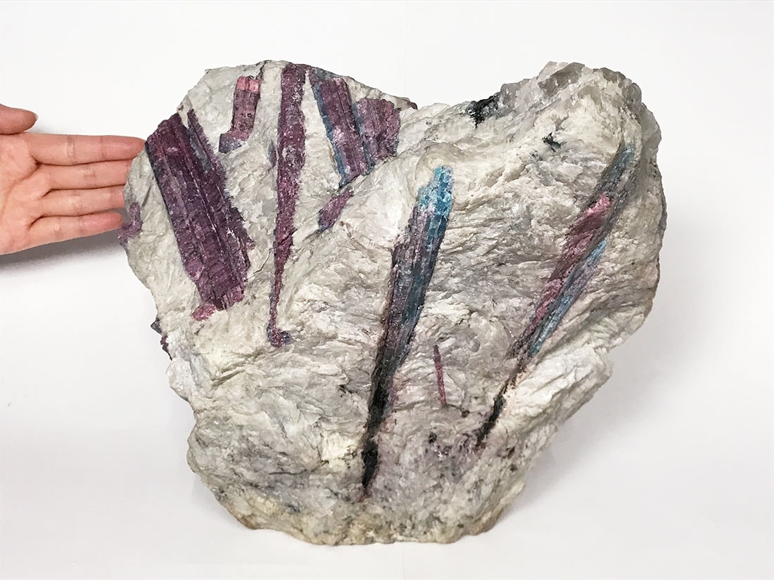 P*k様 パライバトルマリン 原石 ブラジル産パライバトルマリン 233.409ct原石