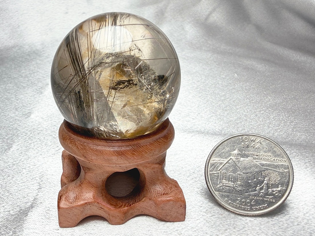 レア】 クォーツ in ルチルクォーツ (貫入水晶) / Rutilated Quartz in
