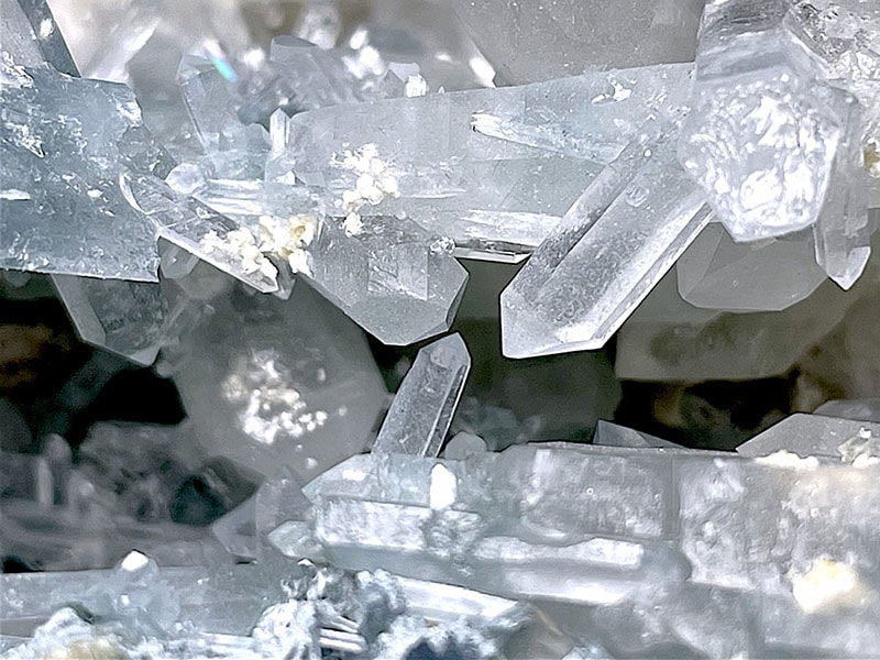 ブラジル産 ブルーアンフィボールインクォーツ