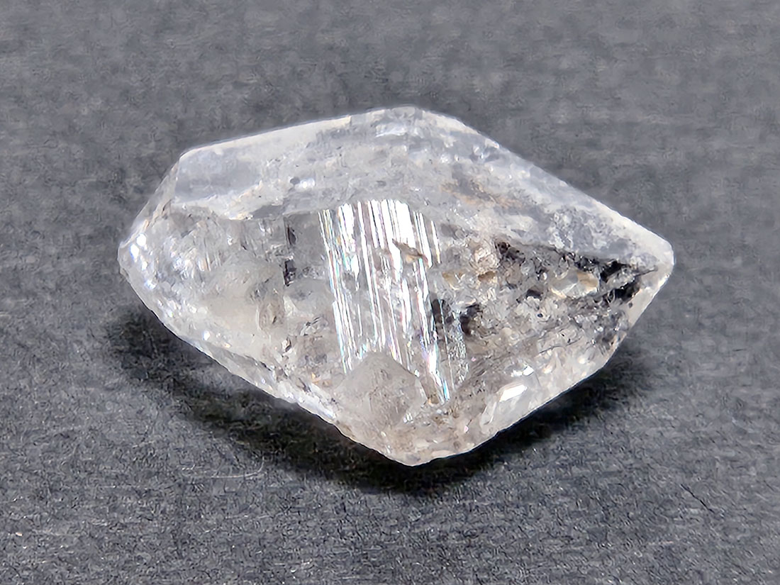 パキスタン産石油入り水晶/Oil & Tar in Quartz