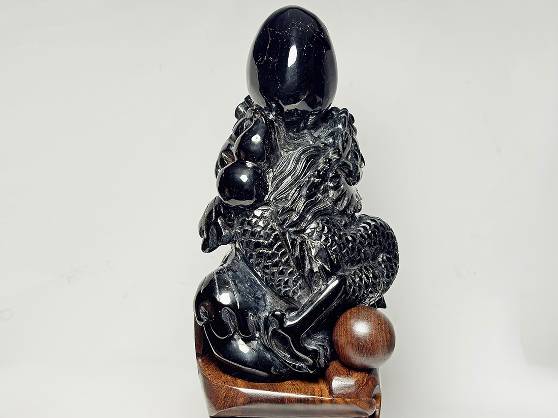 モリオン龍彫刻 (木製台座付き)