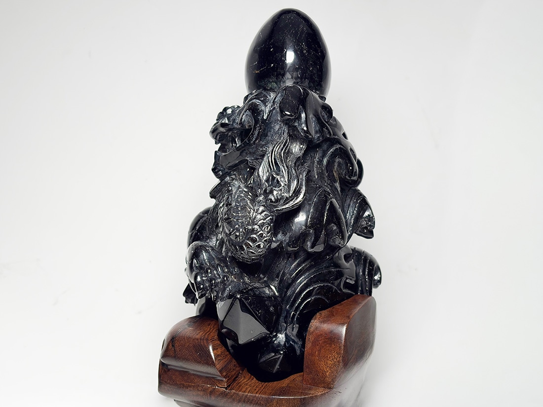 モリオン龍彫刻 (木製台座付き)