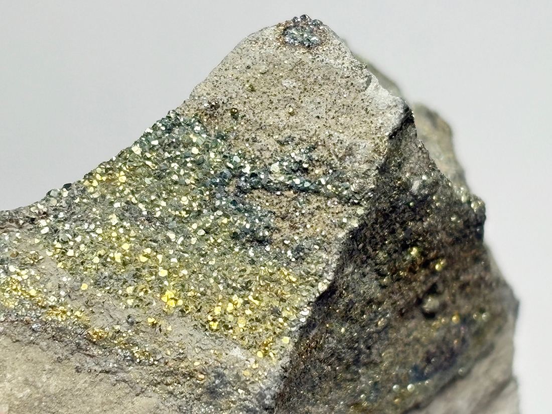 ロシア産レインボーパイライト / Rainbow Pyrite