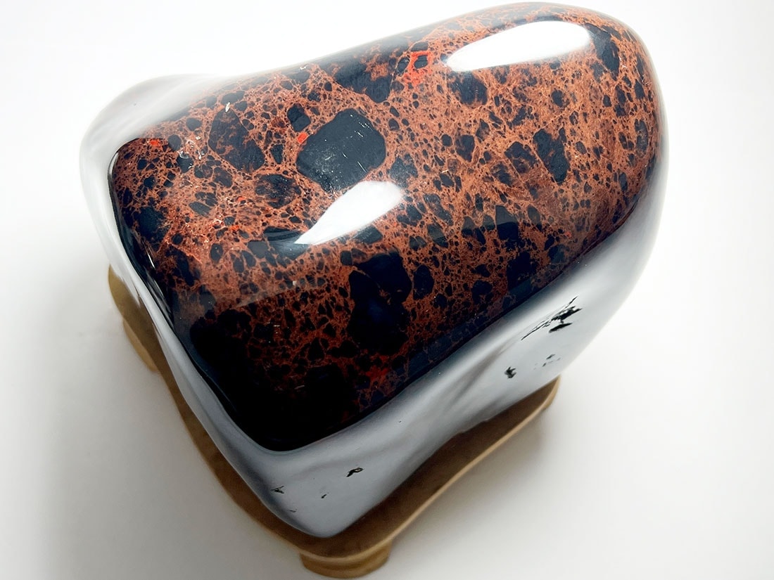 紅十勝石 ポリッシュ (木製台座付き)