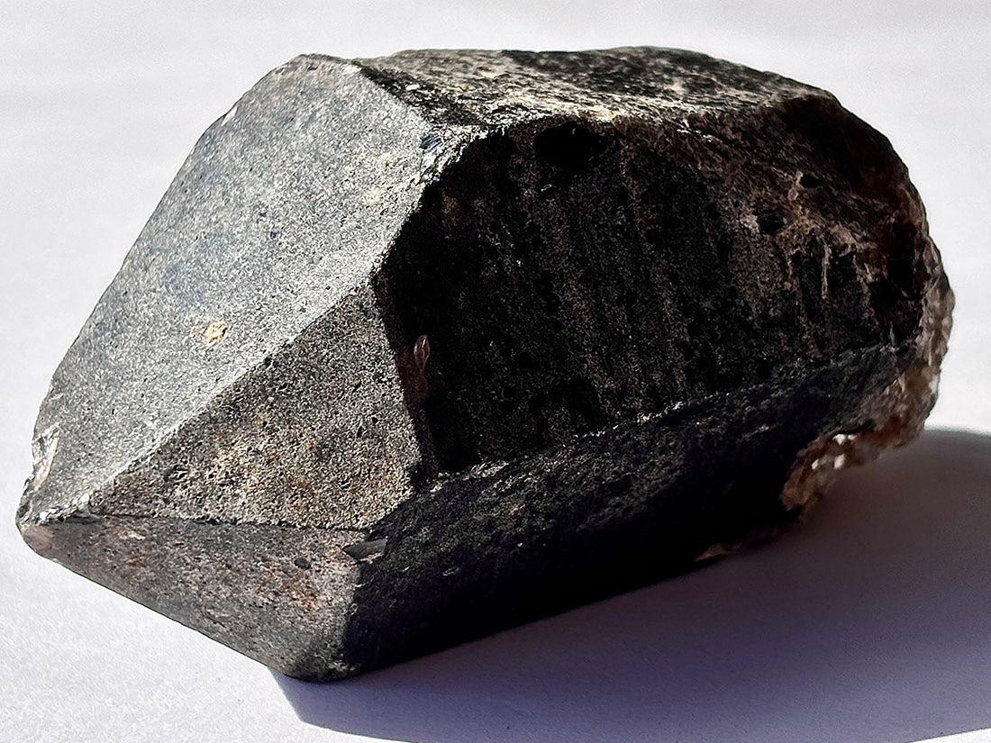 山東省産 モリオン ポイント 雲母共生 ( 黒水晶 )/ Morion