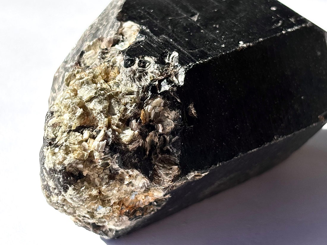 山東省産 モリオン ポイント 雲母共生 ( 黒水晶 )/ Morion