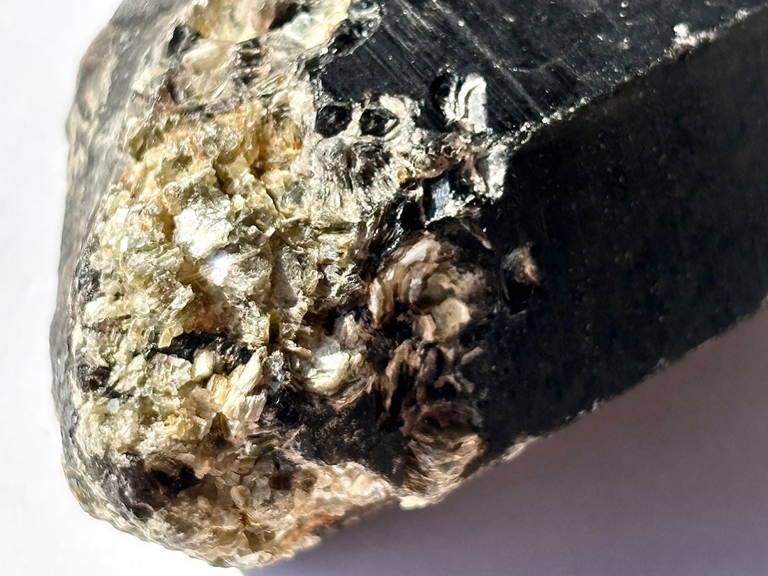 山東省産 モリオン ポイント 雲母共生 ( 黒水晶 )/ Morion