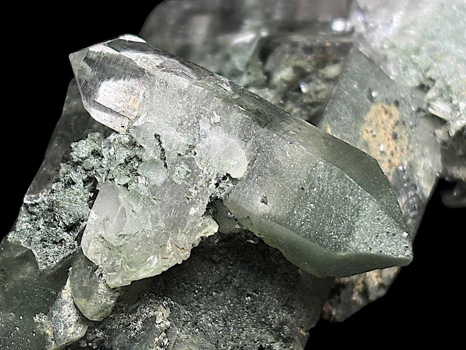 インド 天然 クラスター水晶 インド・ダーラ産 ヒマラヤ水晶クラスター 141x95x65mm #PF372