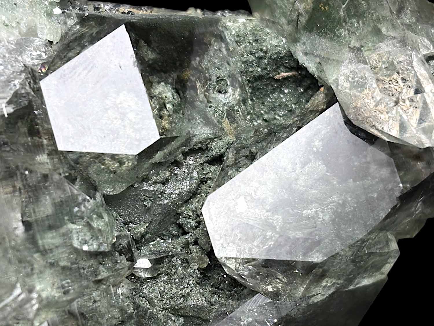 インド マニハール産 水晶クラスター